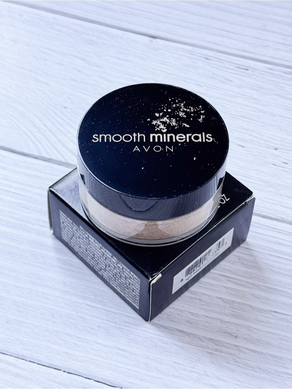 NIB Avon Smooth Minerals Powder Foundation Light Beige F0345 0.2 oz